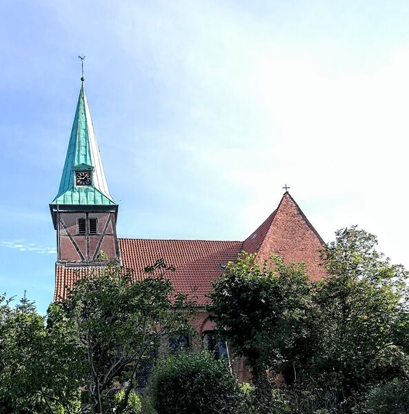 Kreuzkirche außen - Copyright: bm